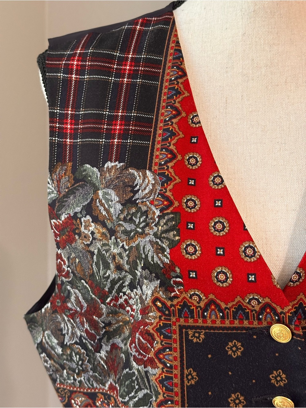 Vintage 90’s French Provincial Patchwork Liz Claiborne Red Navy Floral Vest - Picture 2 of 6